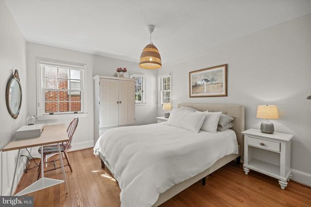 6120 32ND PL NW, Washington, DC 20015