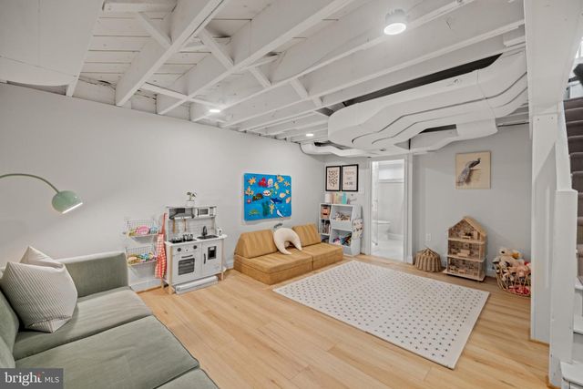 6120 32ND PL NW, Washington, DC 20015