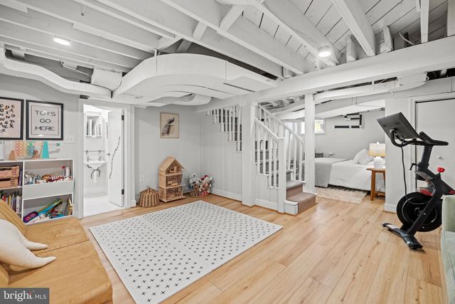 6120 32ND PL NW, Washington, DC 20015
