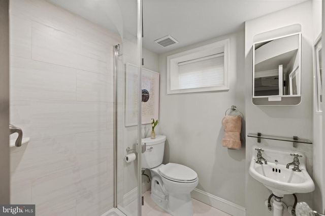 6120 32ND PL NW, Washington, DC 20015