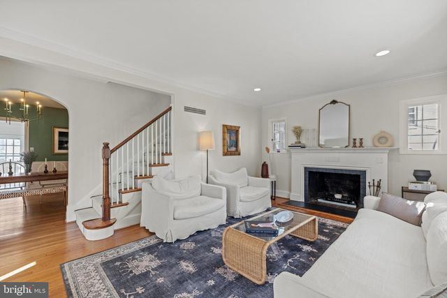 6120 32ND PL NW, Washington, DC 20015