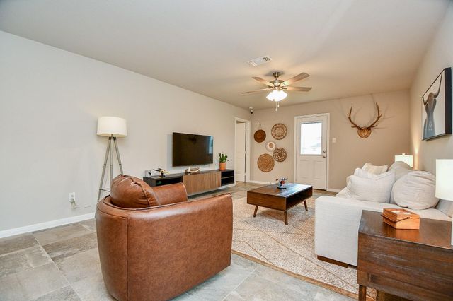 1924 Spruce Street, Bay City, TX 77414