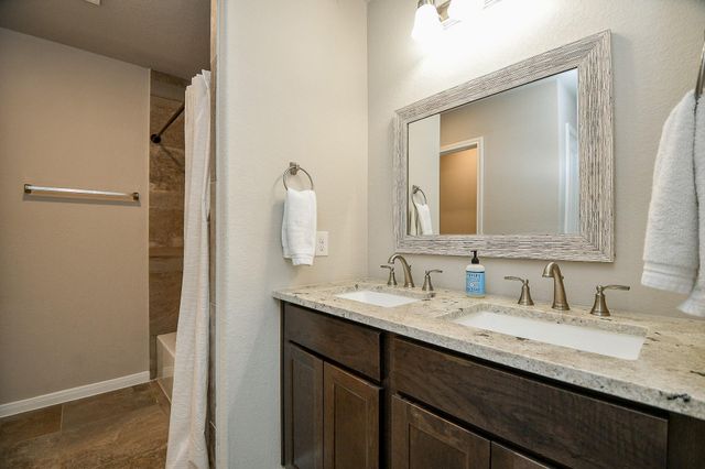 1924 Spruce Street, Bay City, TX 77414