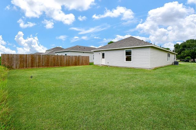 1924 Spruce Street, Bay City, TX 77414