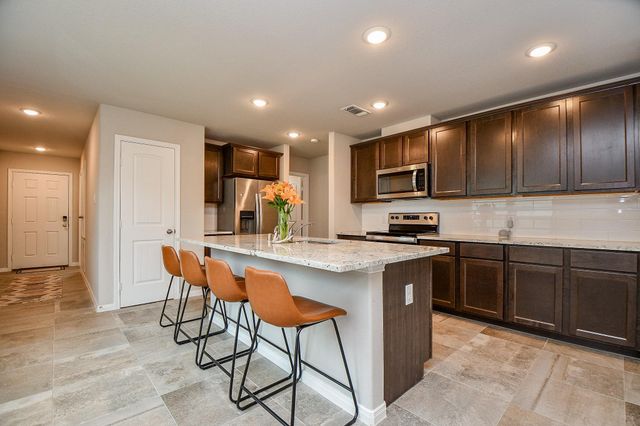 1924 Spruce Street, Bay City, TX 77414