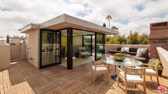 1140 Chelsea Avenue A, Santa Monica, CA 90403