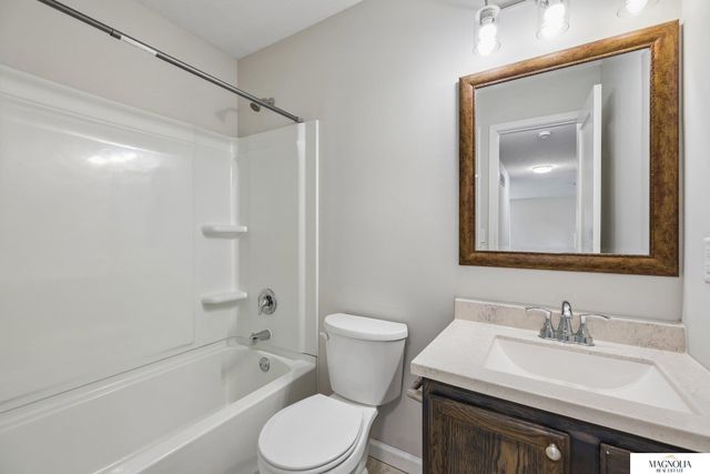 1820 Spring Meadow Drive, Lincoln, NE 68521