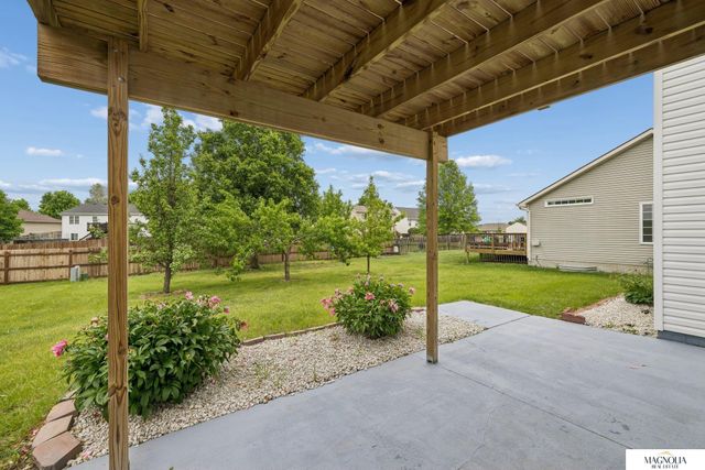 1820 Spring Meadow Drive, Lincoln, NE 68521