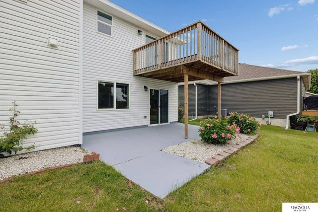 1820 Spring Meadow Drive, Lincoln, NE 68521