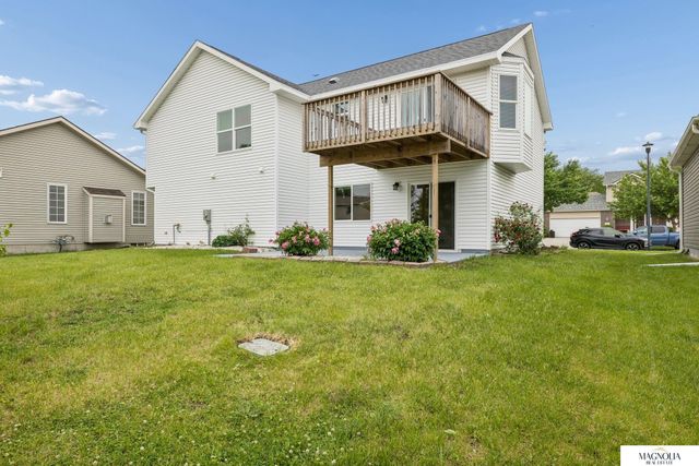 1820 Spring Meadow Drive, Lincoln, NE 68521