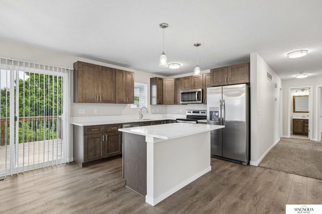 1820 Spring Meadow Drive, Lincoln, NE 68521