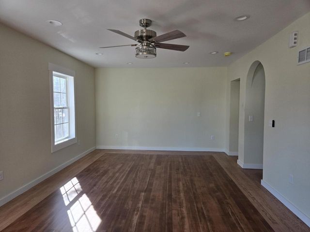 252 E Washington STREET, Jefferson, WI 53549