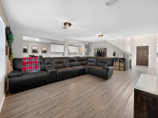 412 Glenwick Lane, Van Alstyne, TX 75495