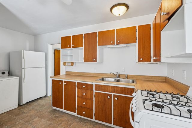 2904 62nd Street, Des Moines, IA 50322