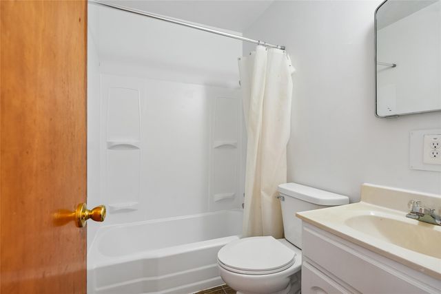 2904 62nd Street, Des Moines, IA 50322