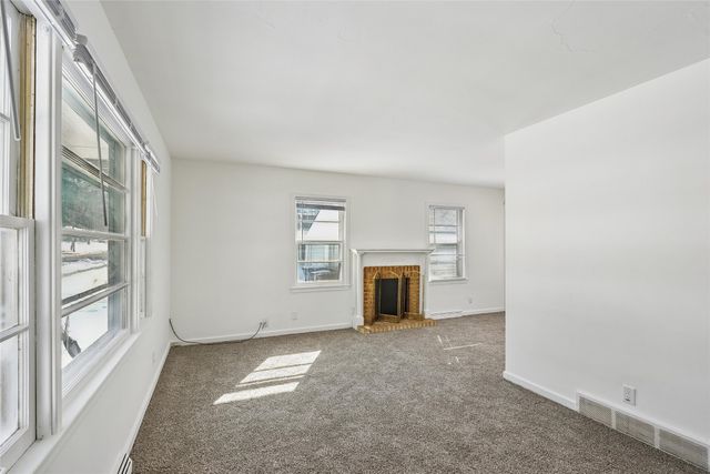 2904 62nd Street, Des Moines, IA 50322