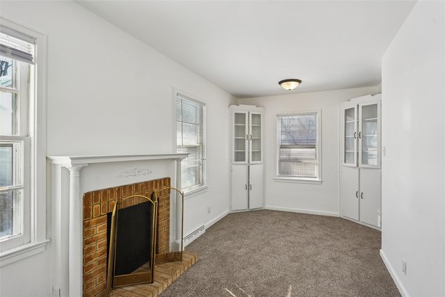 2904 62nd Street, Des Moines, IA 50322