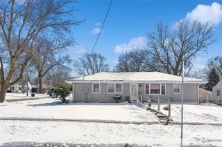 2904 62nd Street, Des Moines, IA 50322