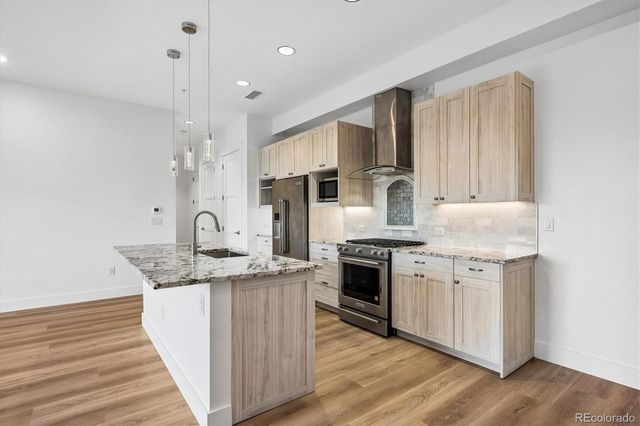 4885 S Monaco Street 207, Denver, CO 80237