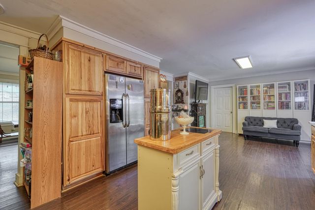 150 Overcreek Road, Chesnee, SC 29323