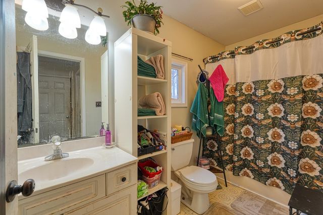 150 Overcreek Road, Chesnee, SC 29323