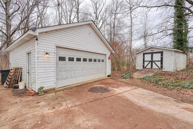 150 Overcreek Road, Chesnee, SC 29323