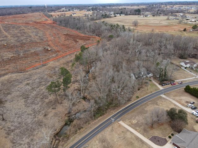 150 Overcreek Road, Chesnee, SC 29323