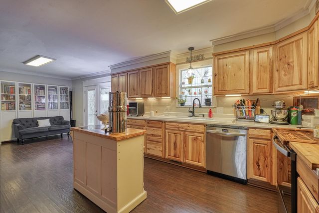 150 Overcreek Road, Chesnee, SC 29323