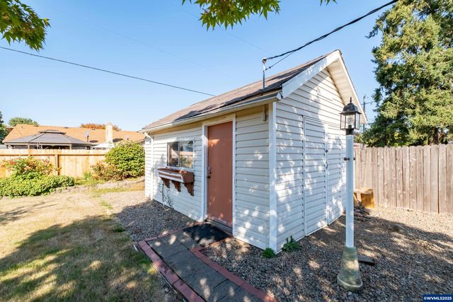 2514 SE Fulton St, Albany, OR 97322