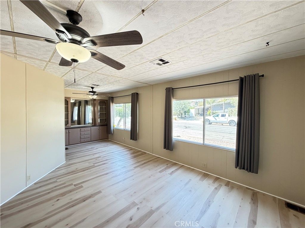 Image 6 of property listing at 10465 Frontier, Cherry Valley, CA 92223