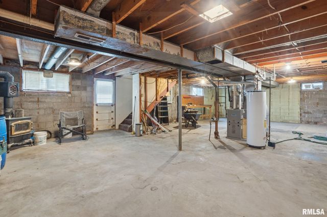 1495 GLENWOOD Drive, Le Claire, IA 52753