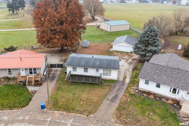 1495 GLENWOOD Drive, Le Claire, IA 52753