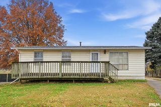 1495 GLENWOOD Drive, Le Claire, IA 52753