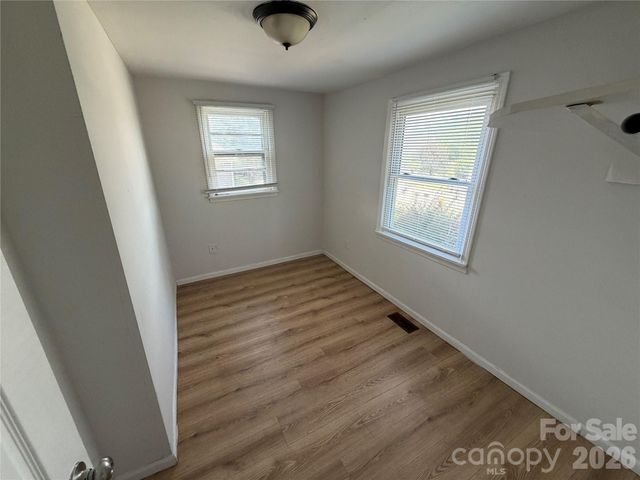 9235 Kendall Drive, Charlotte, NC 28214