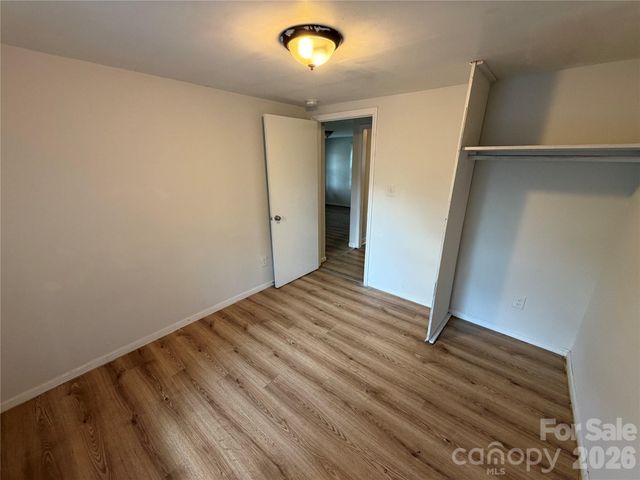 9235 Kendall Drive, Charlotte, NC 28214