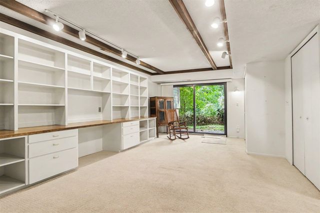 2206 Rivenoak Court, Ann Arbor, MI 48103