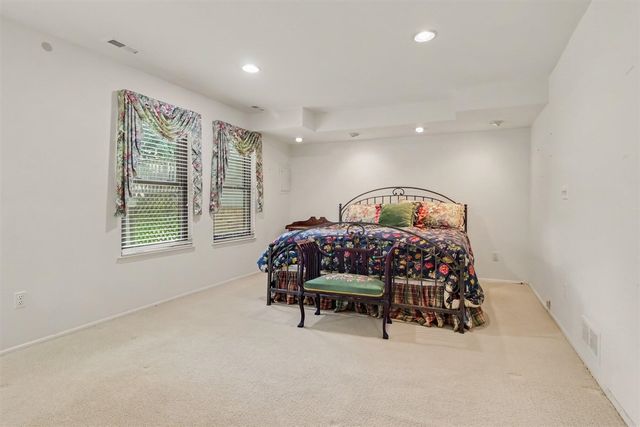 2206 Rivenoak Court, Ann Arbor, MI 48103
