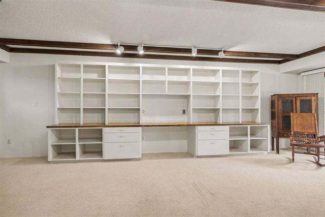 2206 Rivenoak Court, Ann Arbor, MI 48103