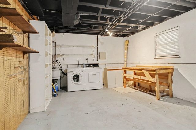2206 Rivenoak Court, Ann Arbor, MI 48103