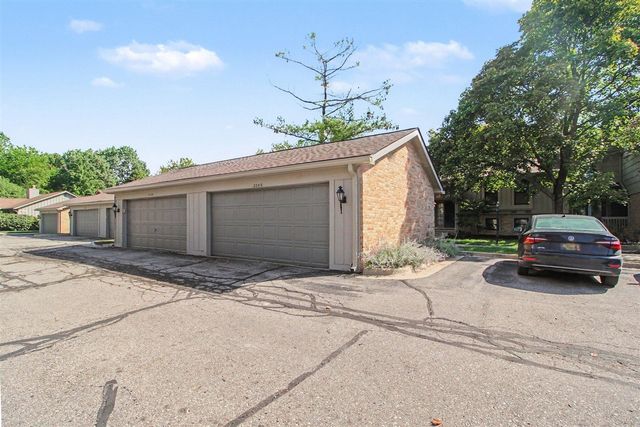 2206 Rivenoak Court, Ann Arbor, MI 48103