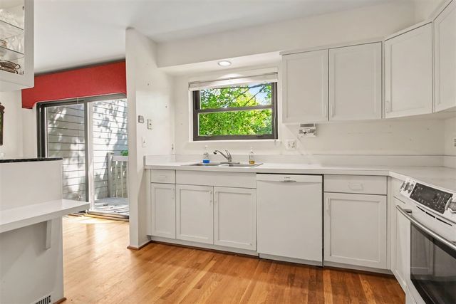 2206 Rivenoak Court, Ann Arbor, MI 48103