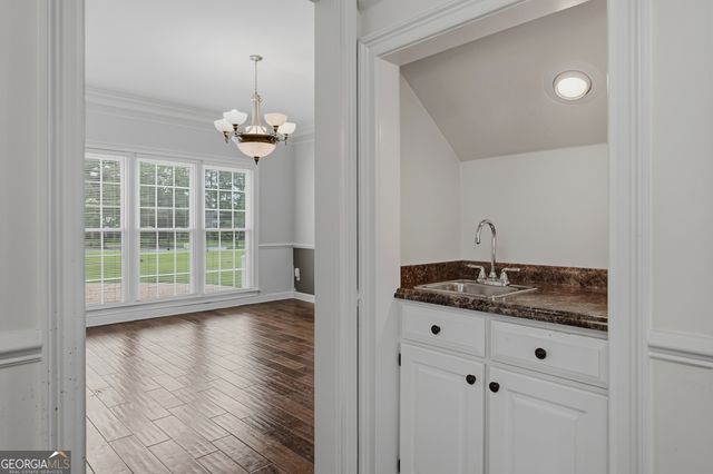 1007 River Pointe Drive, Albany, GA 31701
