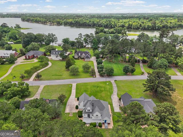 1007 River Pointe Drive, Albany, GA 31701