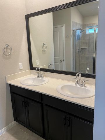 107 Grapefruit RD, Hutto, TX 78634