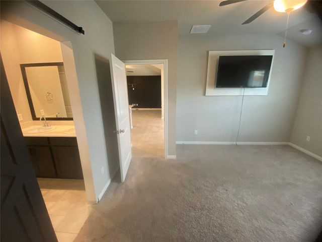 107 Grapefruit RD, Hutto, TX 78634