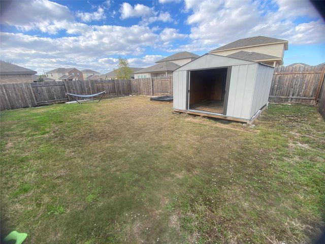 107 Grapefruit RD, Hutto, TX 78634
