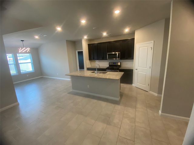 107 Grapefruit RD, Hutto, TX 78634