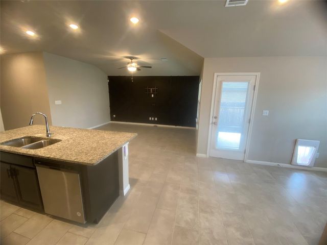 107 Grapefruit RD, Hutto, TX 78634
