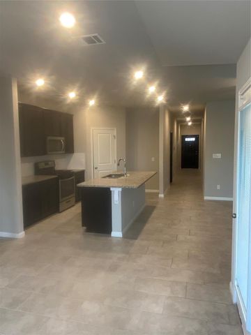 107 Grapefruit RD, Hutto, TX 78634
