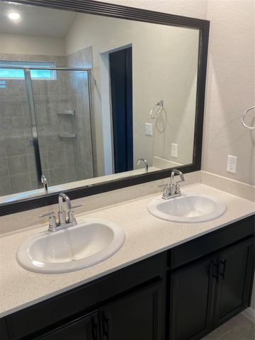 107 Grapefruit RD, Hutto, TX 78634